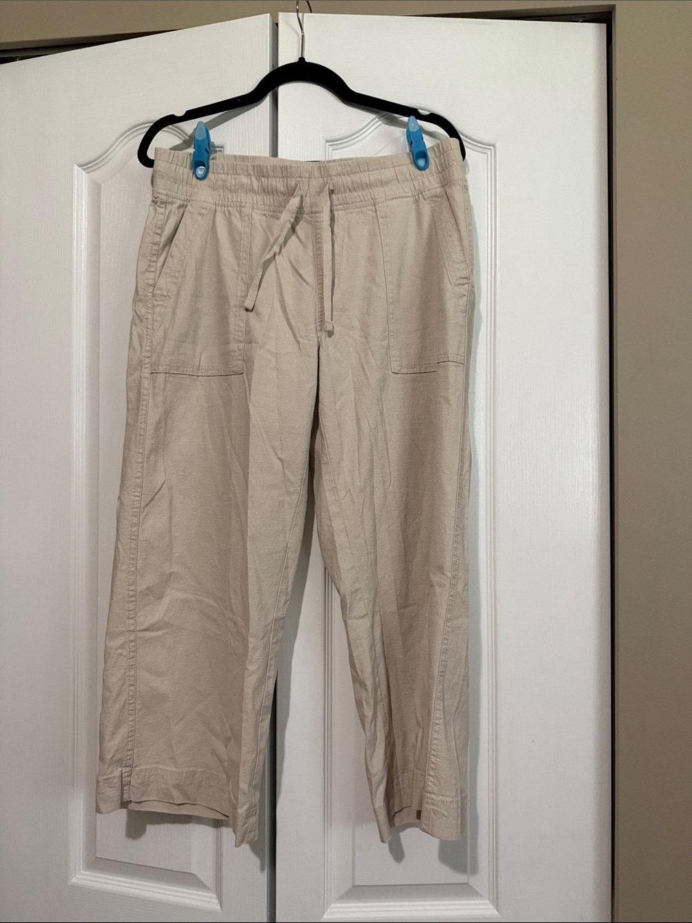 Denver Hayes wide leg linen capris pants. Beige Drawstring. Medium